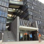 空中廊道適合放空、觀景，是台北大學圖書館最大特色之一。 聯合報系資料照／記者邱榆蕙攝影