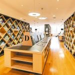 國立公共資訊圖書館雜誌架。 聯合報系資料照