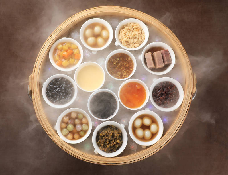 另類流水席!12/12「呷辦桌台南甜」12道菜全上甜點 「呷辦桌台南甜」甜湯由台南晶英酒店祭出府城燒冷冰。(圖由主辦單位提供)