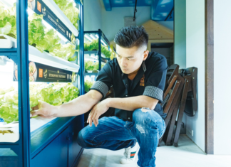 堅持、熱情、用心、創新 吳念忠用金門心 將燒肉賣到全亞洲 飛上飛機當飛機餐