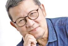 從媒體走到獅城作家 兩度跨海再見祖厝三代願